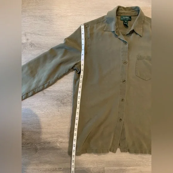 100% silk Lauren Ralph Lauren women’s button down shirt. - Picture 3 of 7